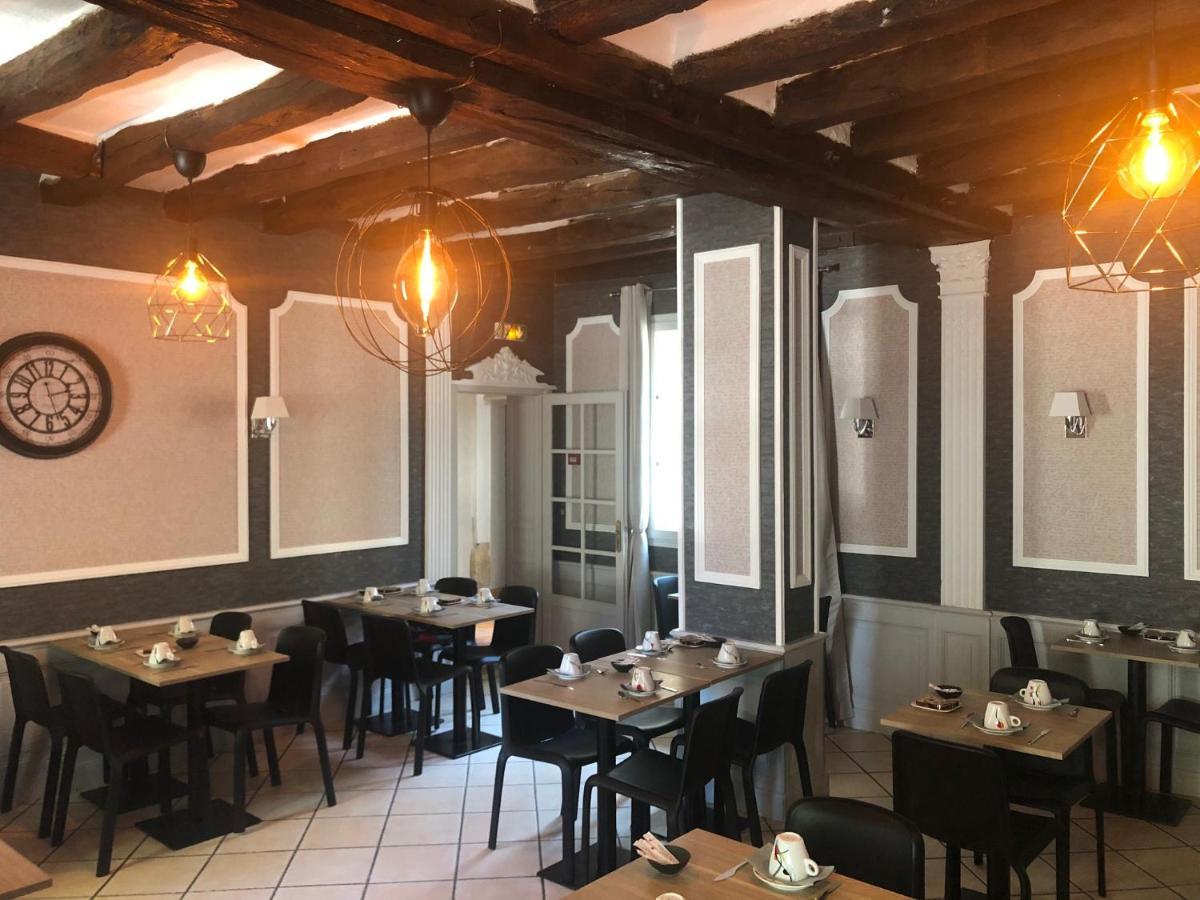 Hotel Le Blason 엉부와스 외부 사진