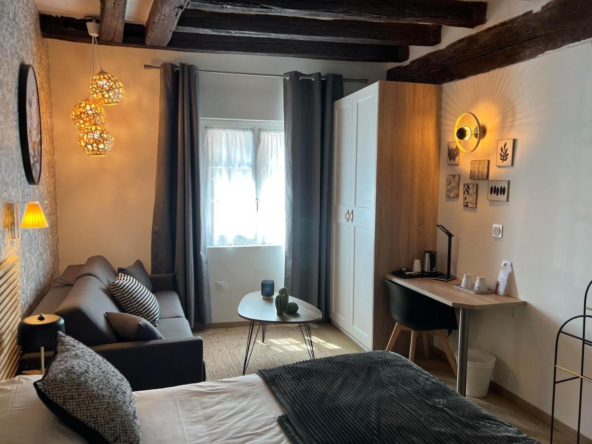 Hotel Le Blason 엉부와스 외부 사진